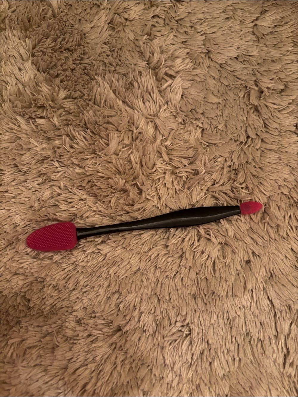 Dual-Ended Silicone lip scrubber / applicator brush